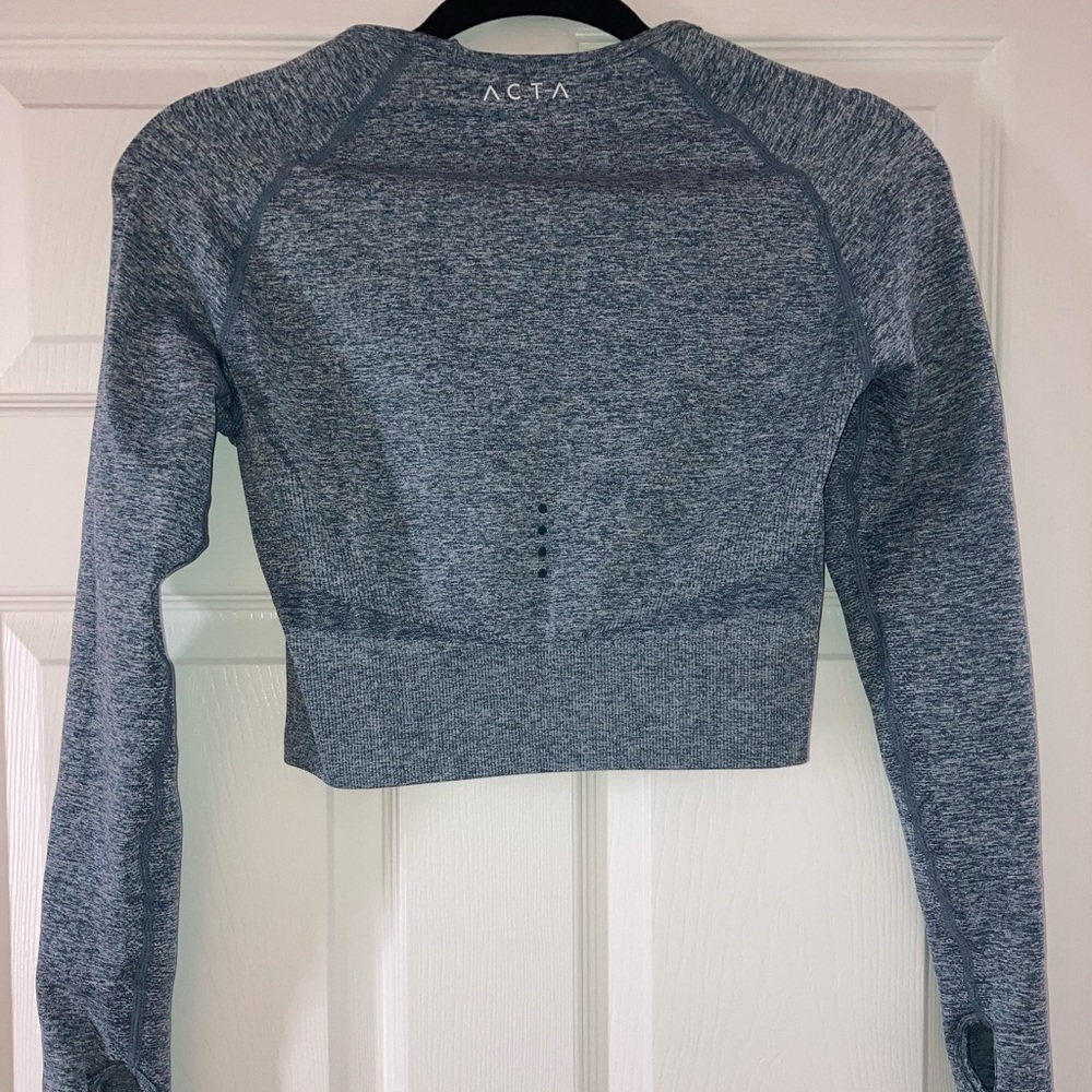 ACTA workout crop top, size medium, blue